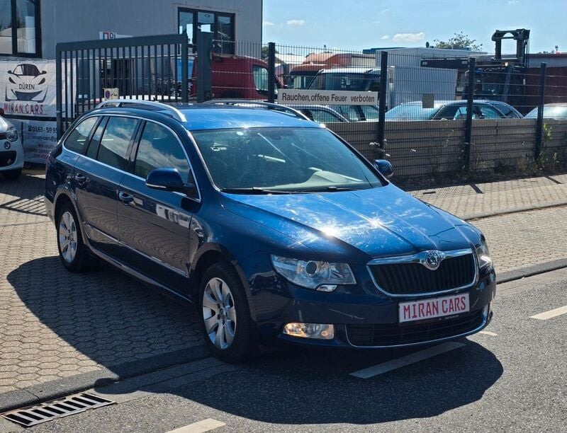 Blau Gebraucht 2010 Skoda Superb Comfort Kombi | 2.999 € (Superpreis) - Bild 1/4