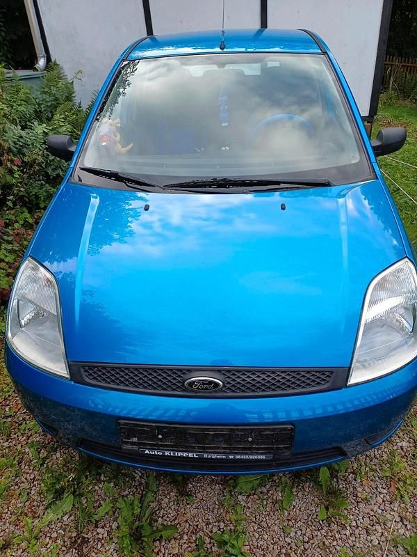 Blau Gebraucht 2005 Ford Fiesta Kleinwagen | 600 € (Superpreis) - Bild 1/4