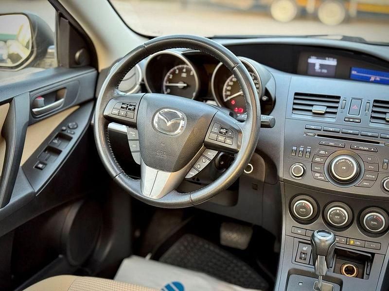 Gebraucht Mazda 3 Center-Line 105 PS (77 kW) 2013 Schwarz Limousine