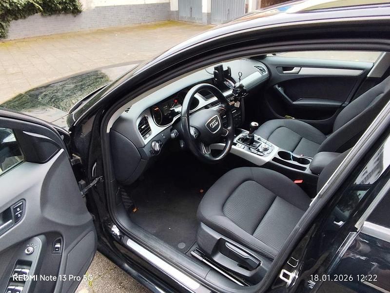Gebraucht Audi A4 Attraction 120 PS (88 kW) 2015 Schwarz Kombi