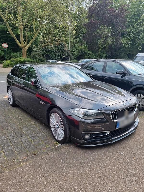 Braun Gebraucht 2014 BMW 530 Luxury Line Kombi | 14.450 € (Fairer Preis) - Bild 1/4