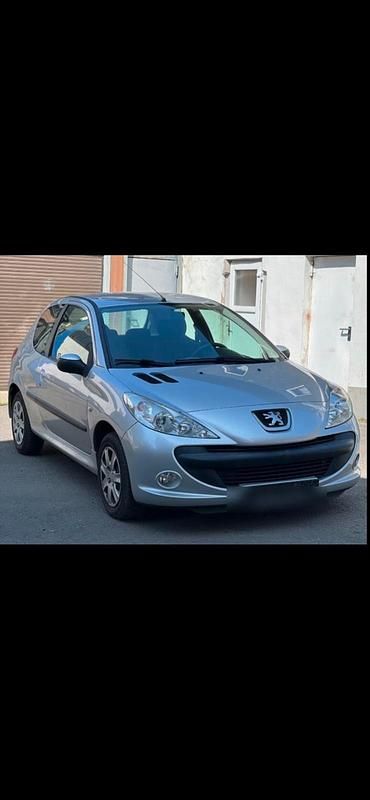 Silber Gebraucht 2011 Peugeot 206+ Kleinwagen | 2.300 € (Fairer Preis) - Bild 1/4