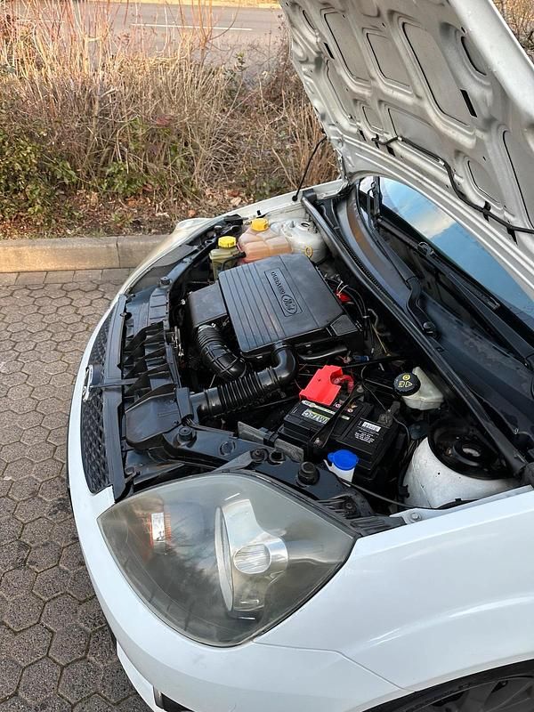 Weiß Gebraucht 2008 Ford Fiesta Kleinwagen | 1.350 € (Guter Preis) - Bild 1/4