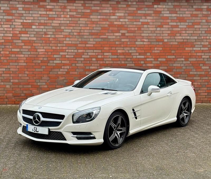 Weiß Gebraucht 2013 Mercedes SL350 AMG Cabrio | 39.900 € (Fairer Preis) - Bild 1/4