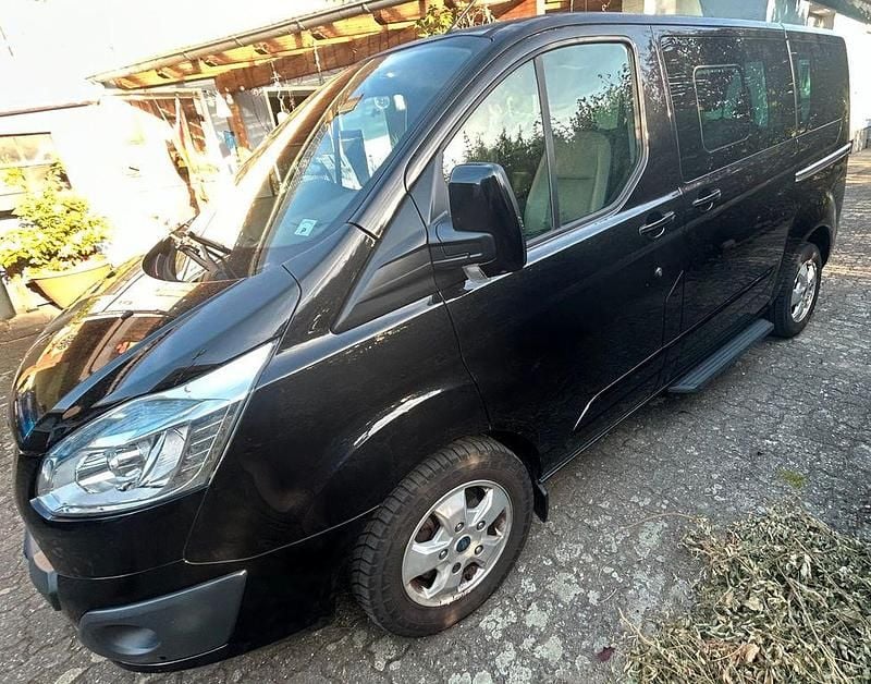 Schwarz Gebraucht 2015 Ford Tourneo Custom Van / Kleinbus | 14.999 € (Guter Preis) - Bild 1/4
