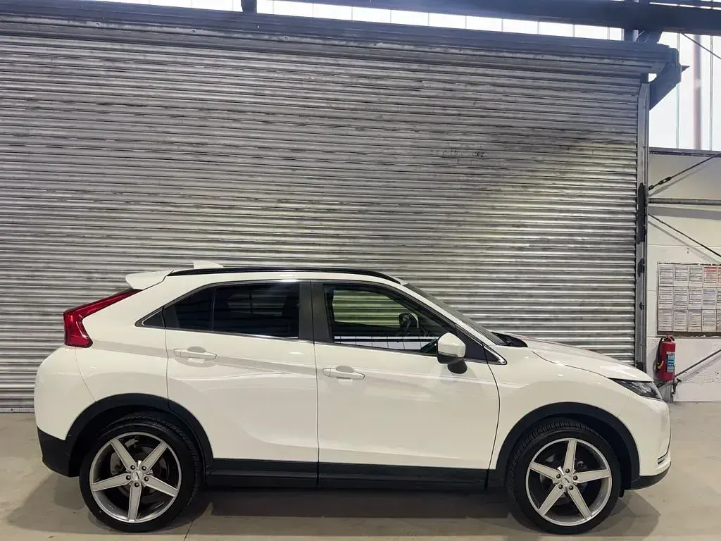 Gebraucht Mitsubishi Eclipse Cross Basis 163 PS (119 kW) 2018 Weiß SUV