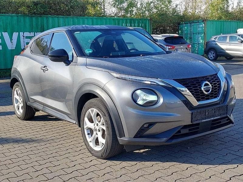 Grau Gebraucht 2022 Nissan Juke N-Connecta SUV | 9.990 € - Bild 1/4