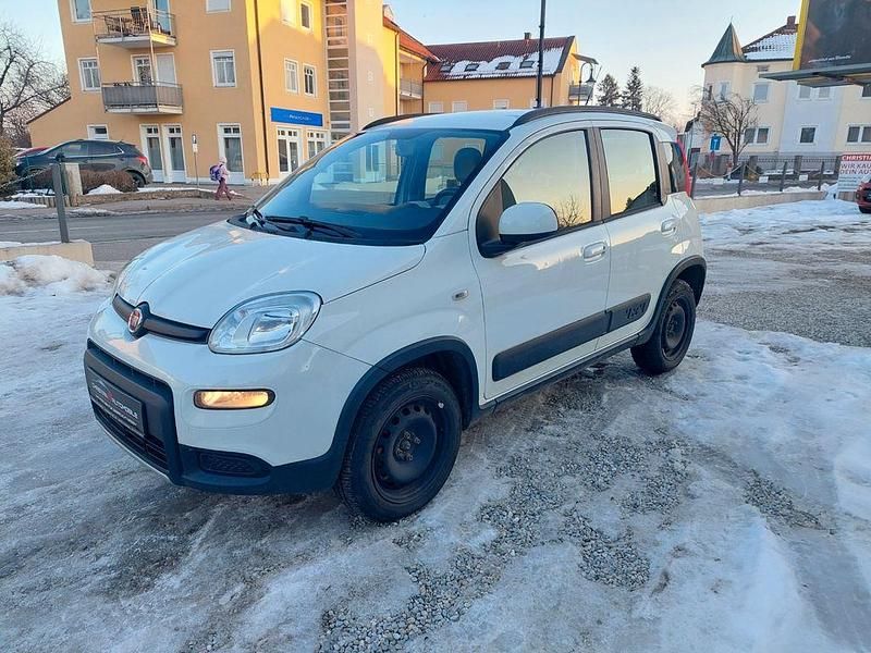 Gebraucht Fiat Panda 4x4 Rock 86 PS (63 kW) 2016 Weiß Kleinwagen