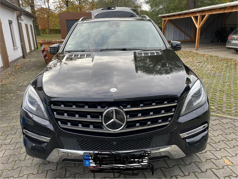 Gebraucht Mercedes ML350 258 PS (189 kW) 2014 Schwarz SUV