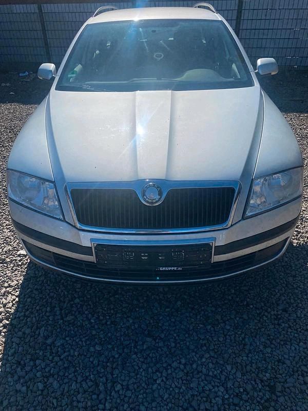 Usado Skoda Octavia 105 HP (77 kW) 2008 Prateado Carrinha