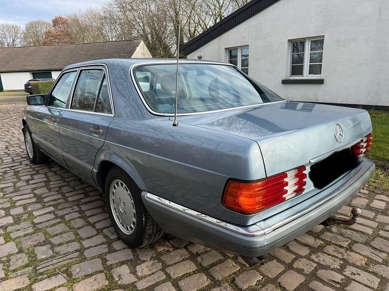 Gebraucht Mercedes E420 224 PS (164 kW) 1988 Blau Limousine