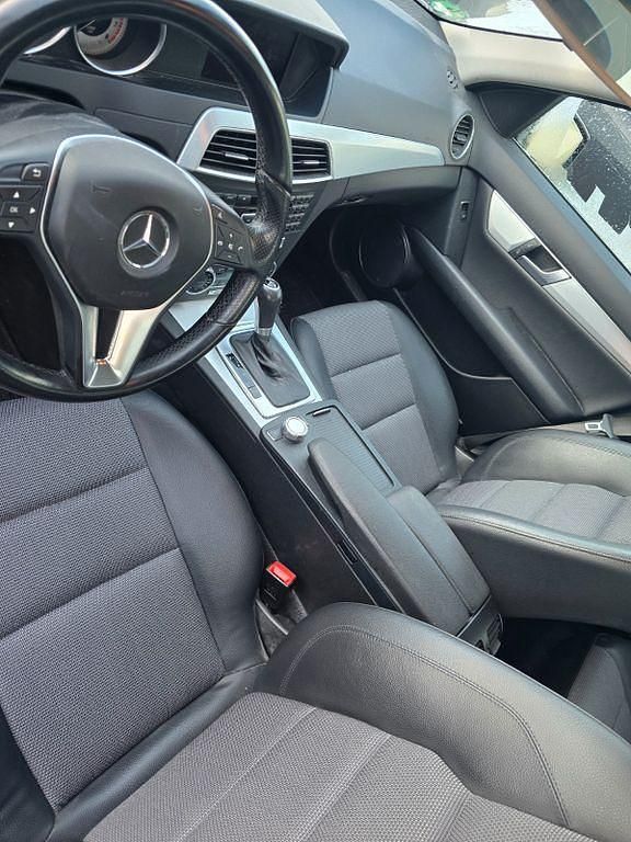 Gebraucht Mercedes C350 Elegance 306 PS (225 kW) 2011 Blau Limousine