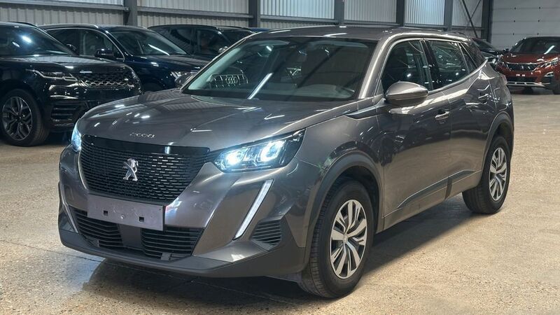 Grau Gebraucht 2020 Peugeot 2008 Active SUV | 13.000 € (Etwas zu teuer) - Bild 1/4