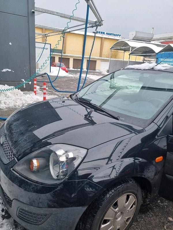 Schwarz Gebraucht 2006 Ford Fiesta Limousine | 1.500 € (Superpreis) - Bild 1/4