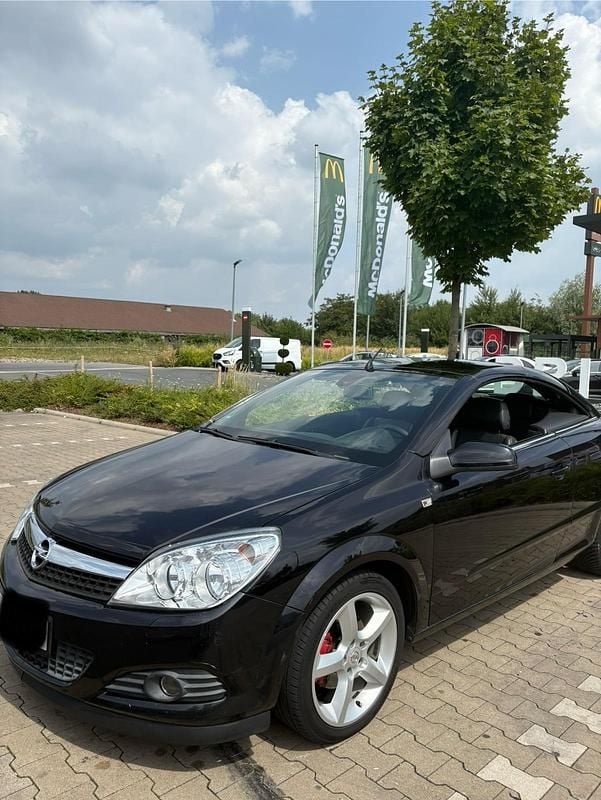 Schwarz Gebraucht 2007 Opel Astra Cabriolet Cabrio | 4.800 € (Etwas zu teuer) - Bild 1/4