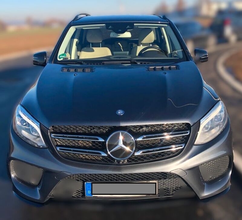 Grau Gebraucht 2016 Mercedes GLE500 AMG line SUV | 36.500 € (Guter Preis) - Bild 1/4