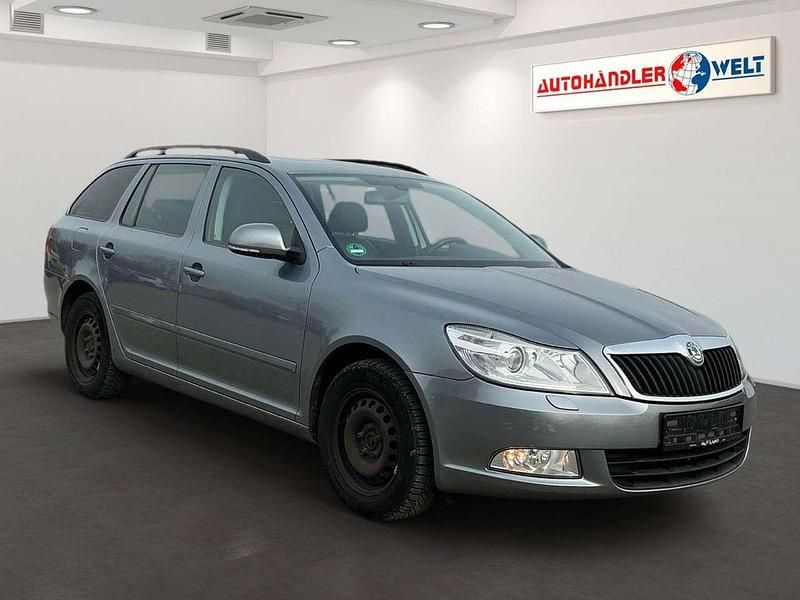 Gebraucht Skoda Octavia Elegance 140 PS (102 kW) 2012 Grau Kombi