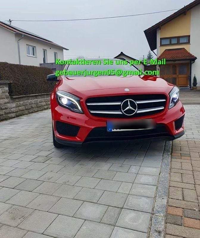 Rot Gebraucht 2014 Mercedes GLA200 AMG line SUV | 12.000 € (Superpreis) - Bild 1/4