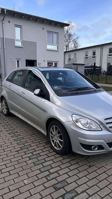 Gebraucht Mercedes B180 116 PS (85 kW) 2010 Van / Kleinbus