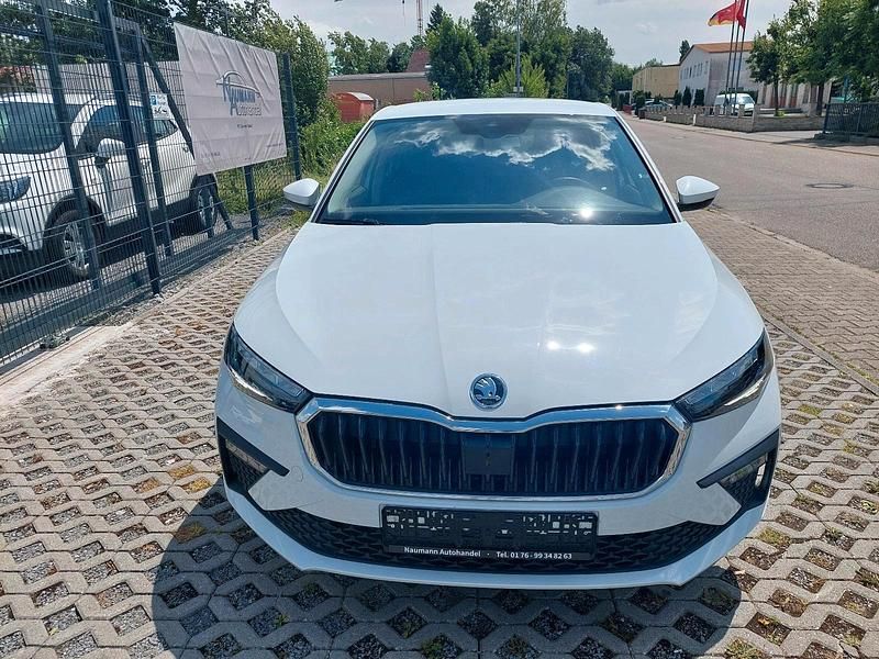 Gebraucht Skoda Scala 116 PS (85 kW) 2024 Weiß Kleinwagen
