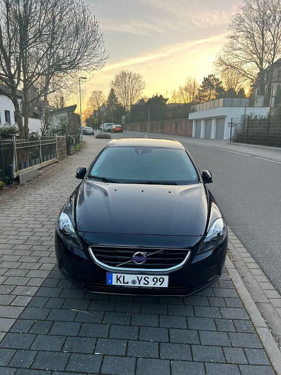 Gebraucht Volvo V40 Summum 190 PS (139 kW) 2015 Schwarz Limousine