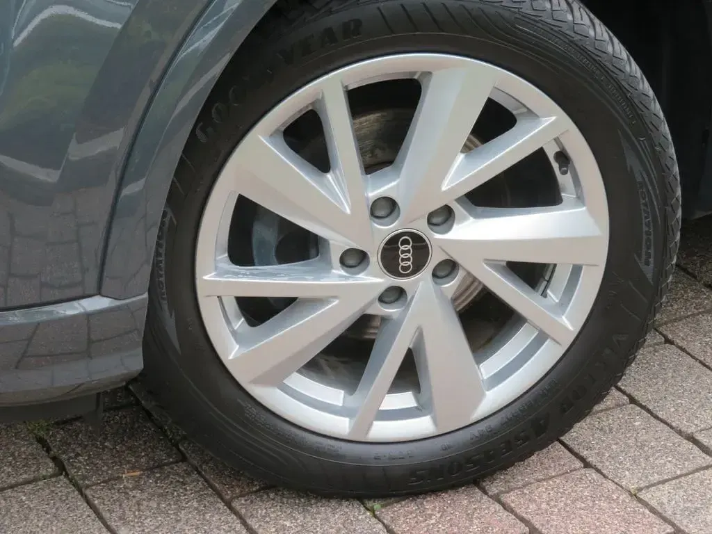 Gebraucht Audi Q2 Sport 150 PS (110 kW) 2020 Grau SUV