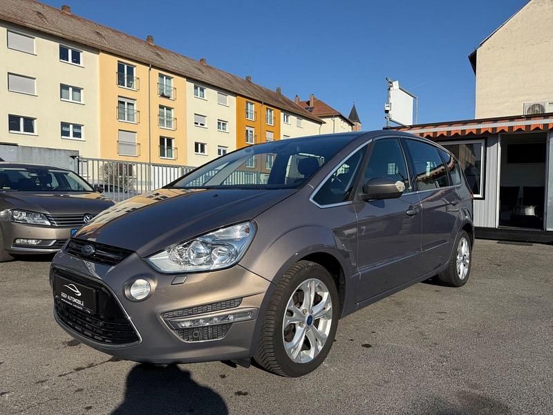 Braun Gebraucht 2012 Ford S-MAX Titanium Van / Kleinbus | 4.000 € - Bild 1/4