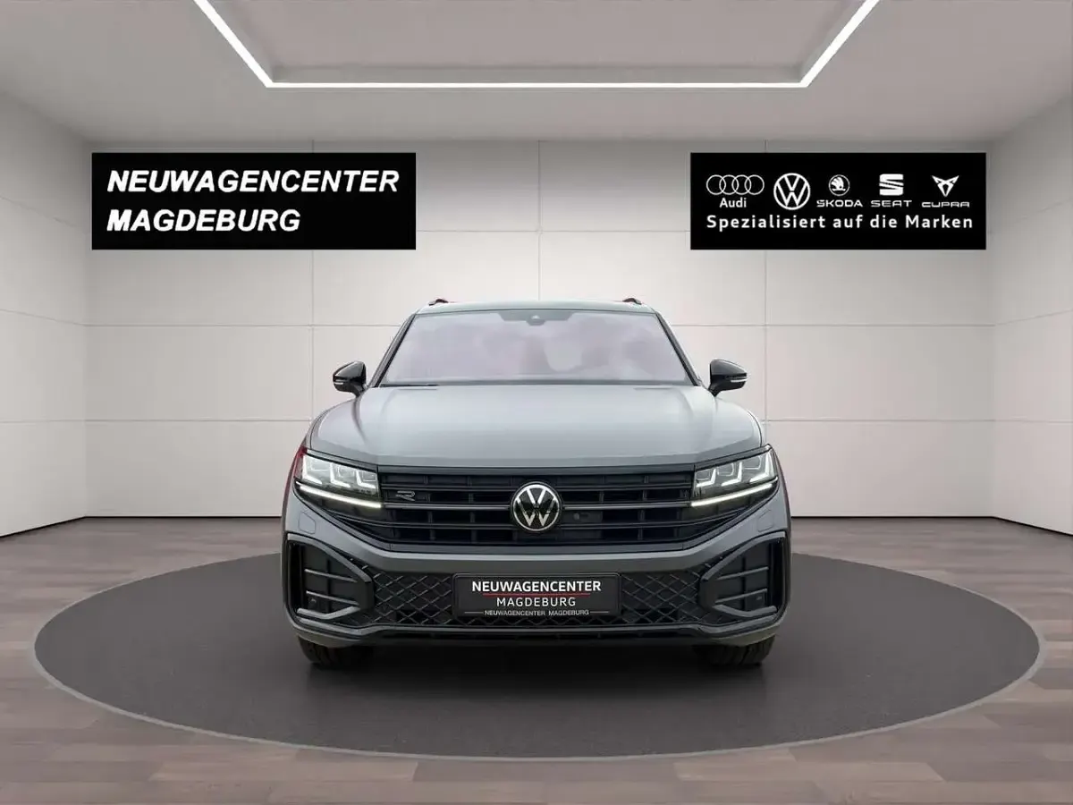 Gebraucht VW Touareg R-line 286 PS (210 kW) 2025 Siliziumgrau matt SUV