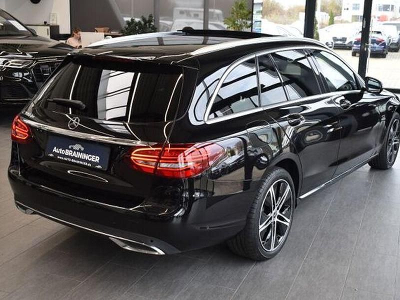 Gebraucht Mercedes E300 Avantgarde 122 PS (89 kW) 2020 Schwarz Limousine