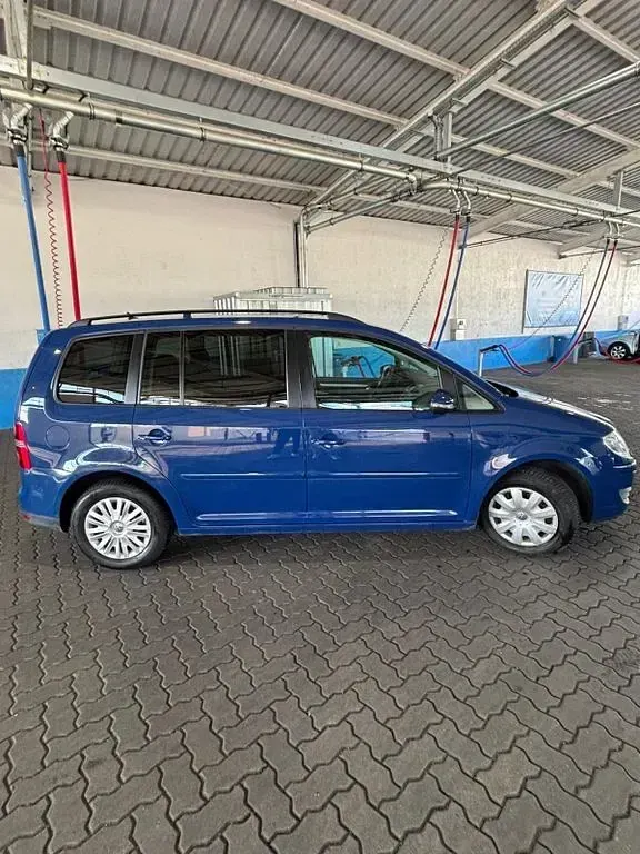 Gebraucht VW Touran 105 PS (77 kW) 2010 Blau Van / Kleinbus