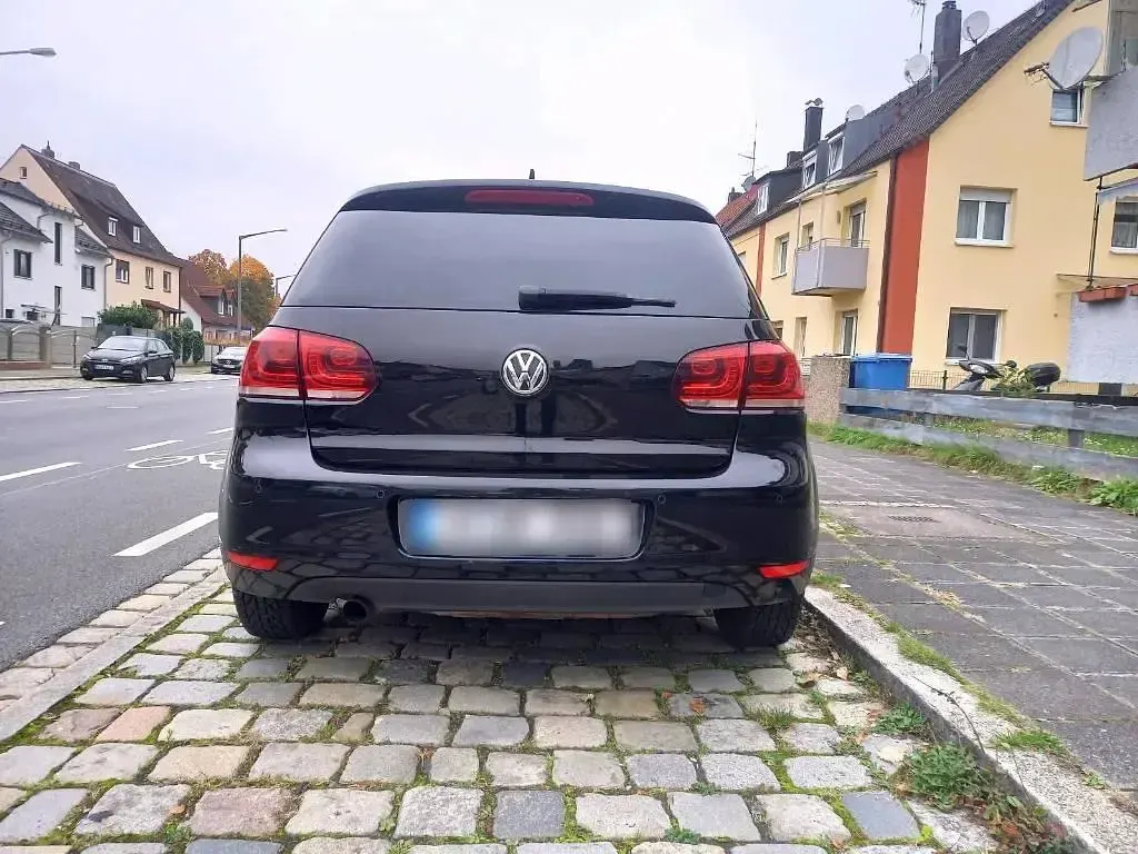 Gebraucht VW Golf VI 105 PS (77 kW) 2010 Kleinwagen