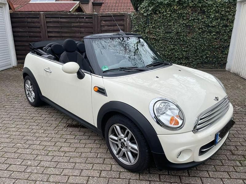 Gebraucht Mini Cooper Cabriolet 122 PS (89 kW) 2012 Weiß Cabrio