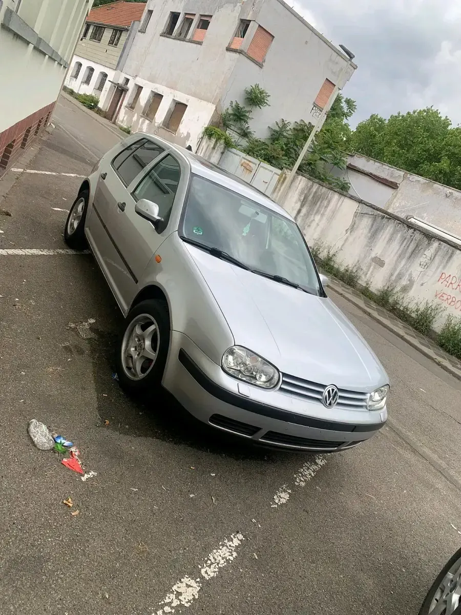 Gebraucht VW Golf IV 101 PS (74 kW) 2001 Silber Limousine