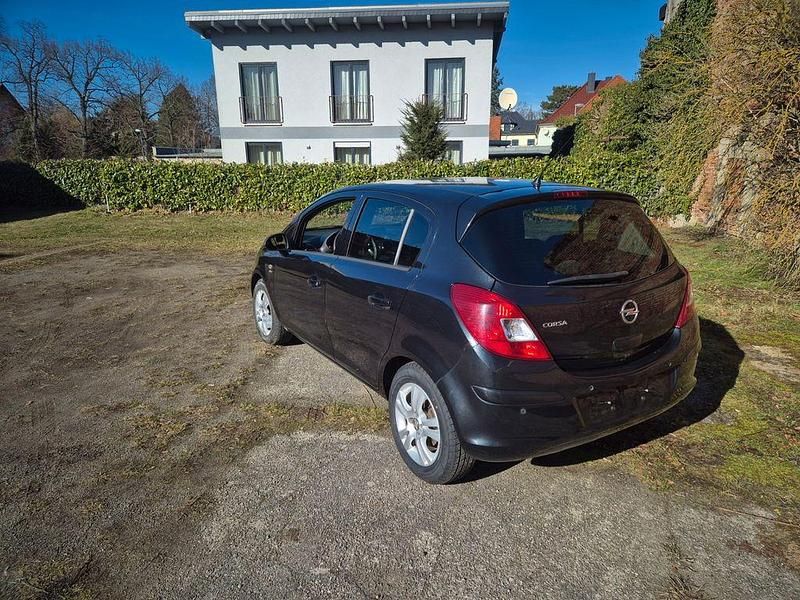 Gebraucht Opel Corsa Active 101 PS (74 kW) 2013 Schwarz Kleinwagen