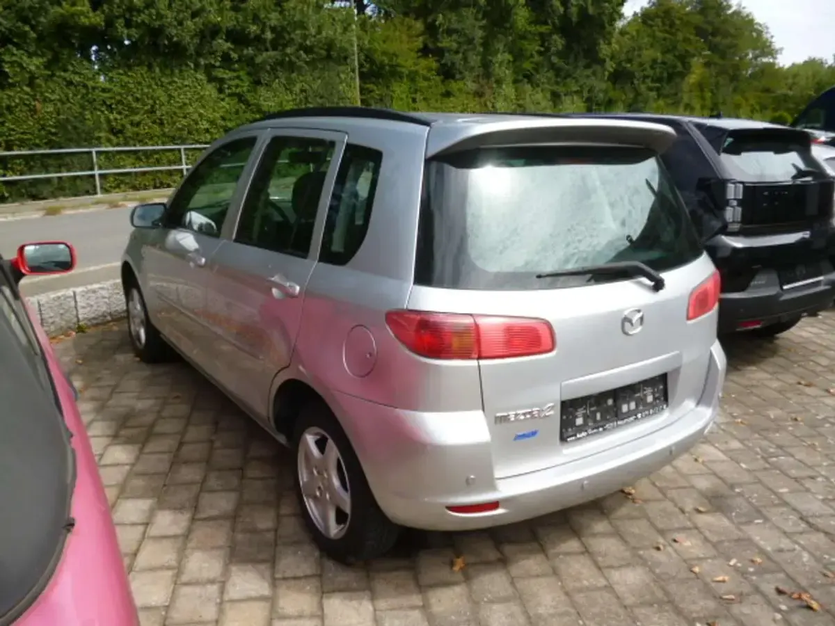 Gebraucht Mazda 2 Exclusive 80 PS (58 kW) 2003 Moondust silver Kleinwagen