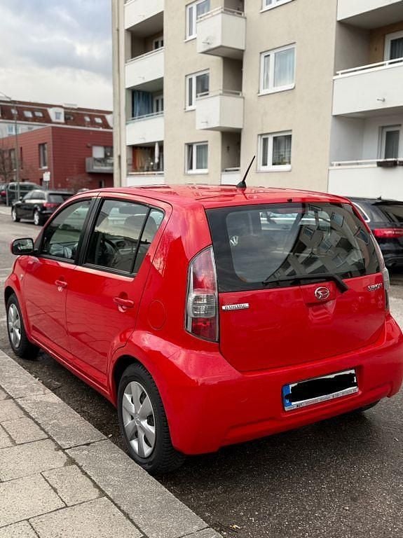 Gebraucht Daihatsu Sirion 69 PS (50 kW) 2008 Rot Kleinwagen