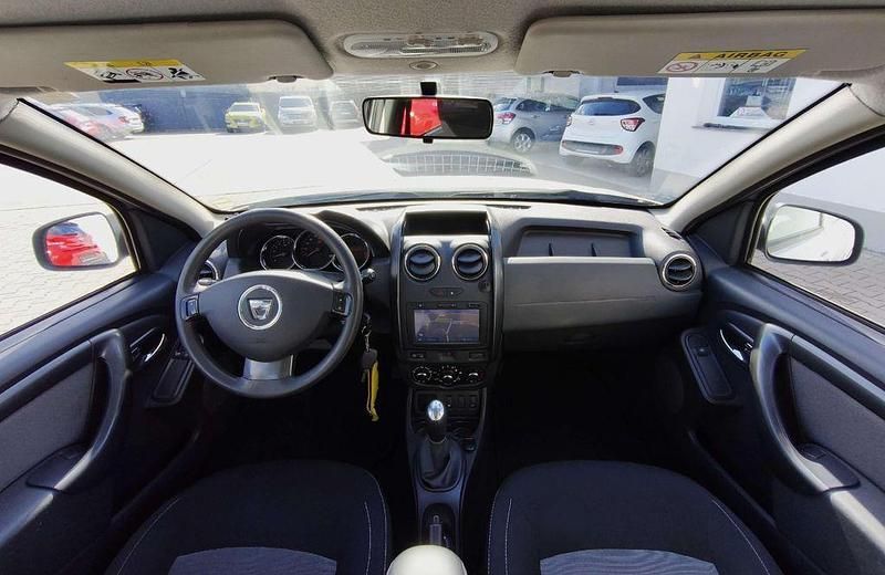 Gebraucht Dacia Duster 114 PS (83 kW) 2016 Platingrau SUV