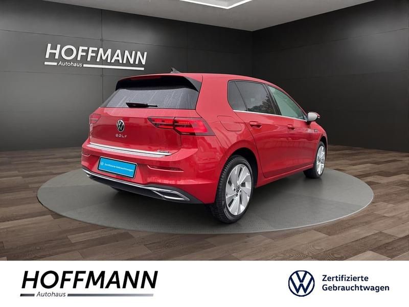 Gebraucht VW Golf VIII Style 190 PS (139 kW) 2024 Rot Limousine