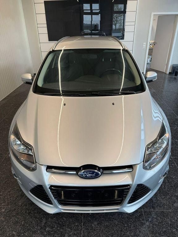 Second-hand Ford Focus Titanium 140 CP (102 kW) 2012 Argintiu Berlinǎ