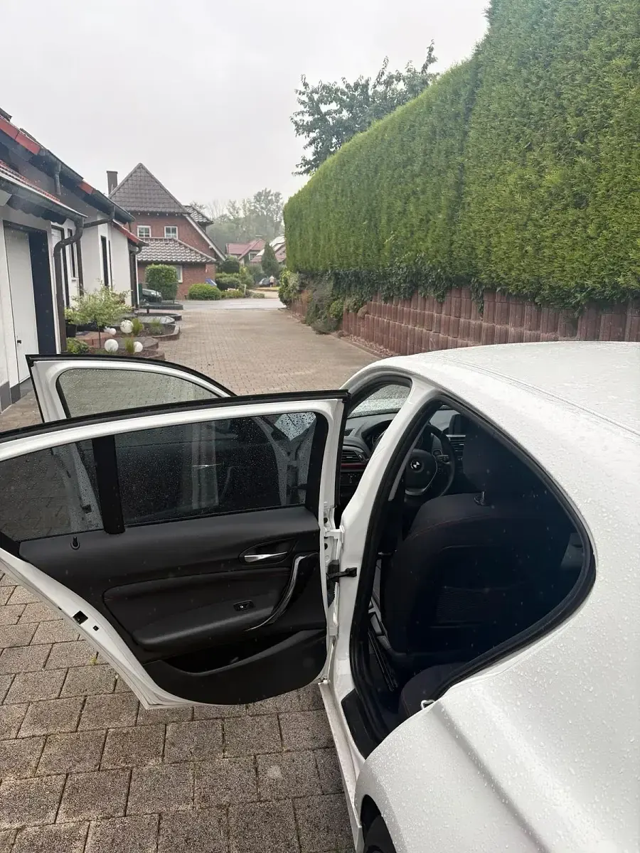 Gebraucht BMW 118 Sport Line 170 PS (125 kW) 2012 Weiß Kleinwagen