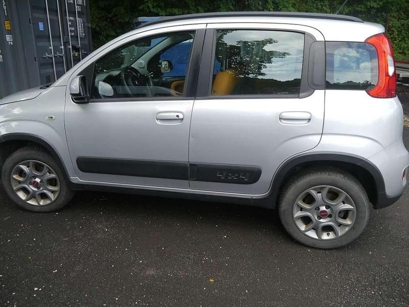 Silber Gebraucht 2014 Fiat Panda Kleinwagen | 6.900 € (Fairer Preis) - Bild 1/4