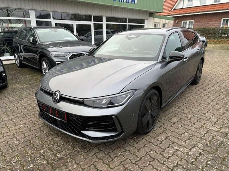 Neu VW Passat R-line 193 PS (141 kW) 2025 Grau Kombi