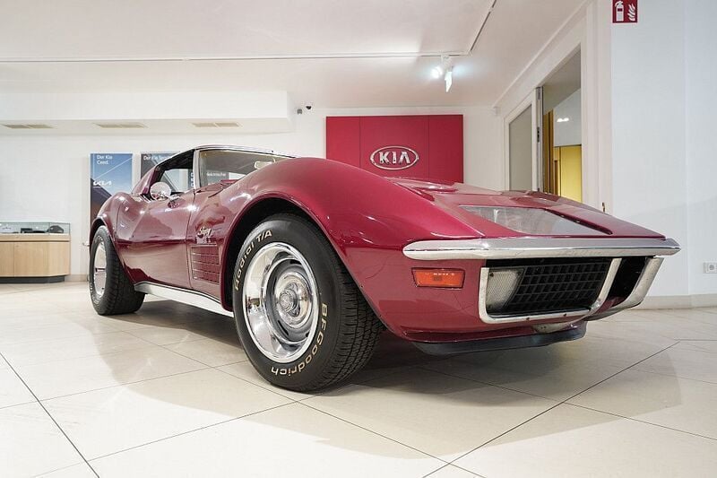 Używany Chevrolet Corvette C3 349 KM (256 kW) 1971 Czerwony