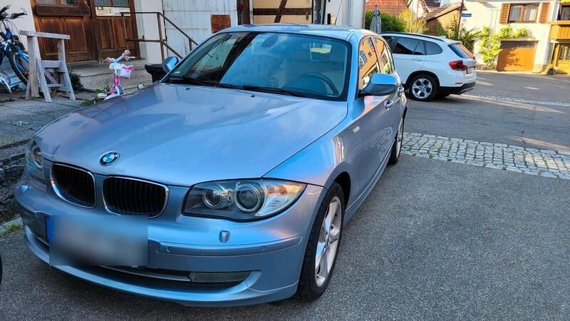 Silber Gebraucht 2010 BMW 118 Kleinwagen | 4.000 € (Guter Preis) - Bild 1/4
