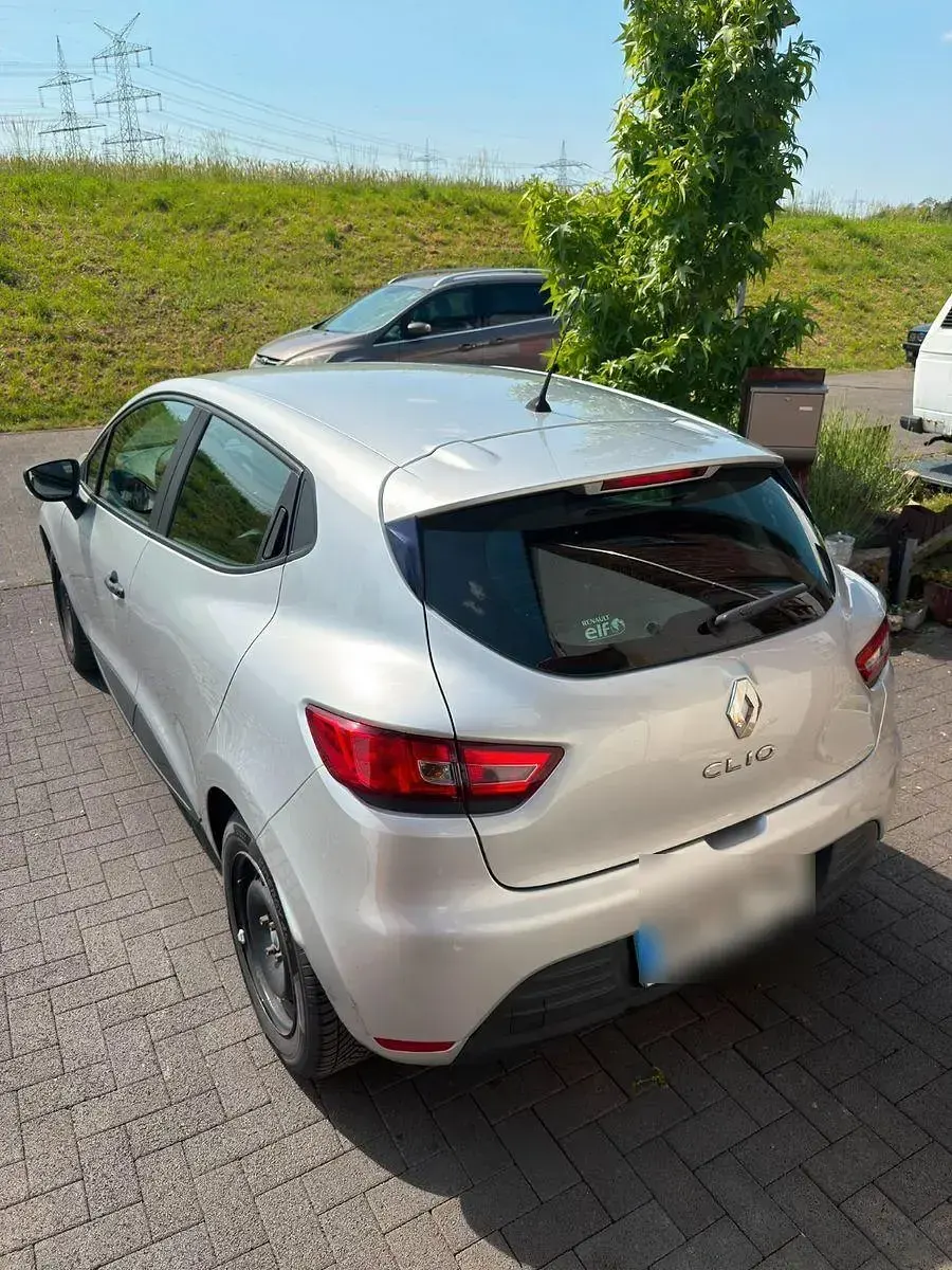 Gebraucht Renault Clio LIMITED 73 PS (53 kW) 2018 Grau Limousine