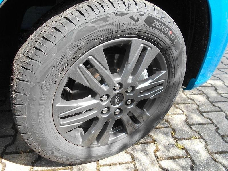 Gebraucht Ford Tourneo Titanium 150 PS (110 kW) 2025 Blau Van / Kleinbus