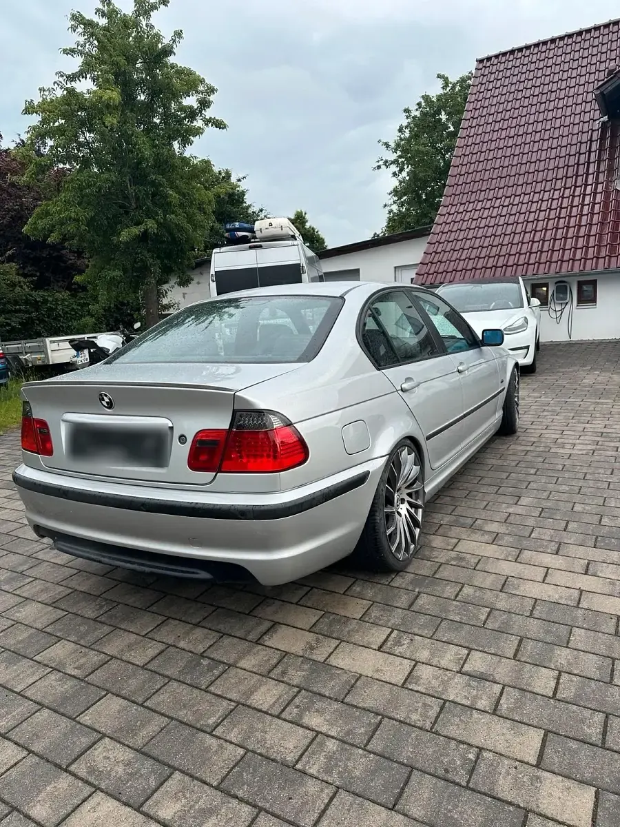 Gebraucht BMW 320 M Sport 136 PS (100 kW) 2000 Silber Limousine