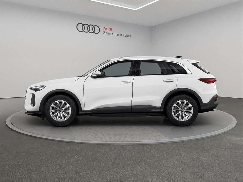 Gebraucht Audi Q5 Basis 204 PS (150 kW) 2024 Arkonaweiß SUV