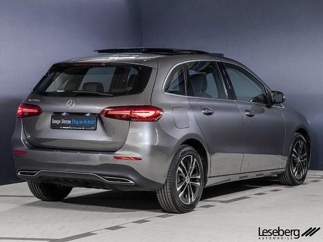 Gebraucht Mercedes B250e 218 PS (160 kW) 2024 Mountaingrau Van / Kleinbus