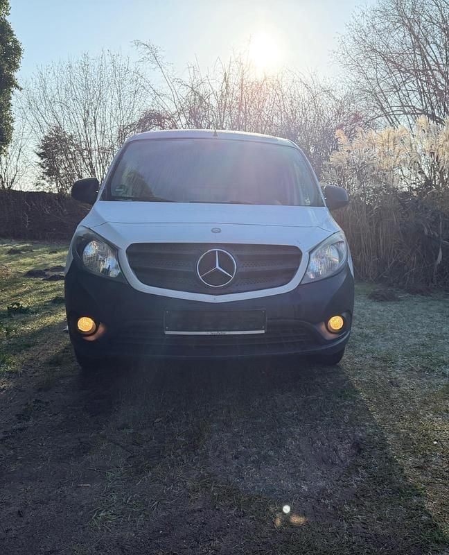 Weiß Gebraucht 2015 Mercedes Citan 108 Van / Kleinbus | 4.000 € (Guter Preis) - Bild 1/4